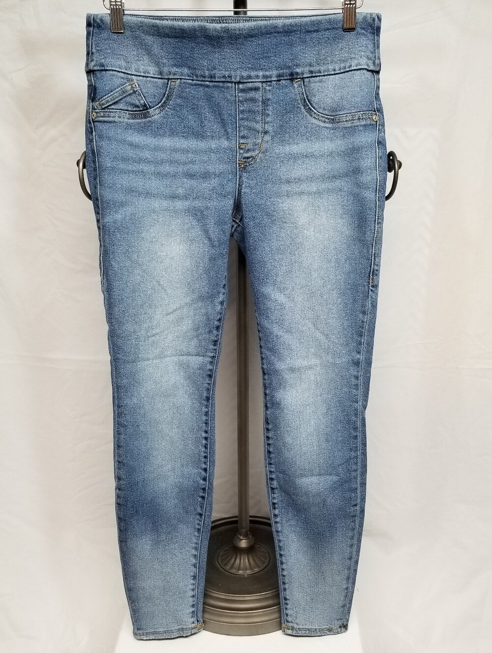 Rock & Republic Denim Rx Fever Pull On Medium Wash Women's Sz. 12 Skinny Jeans